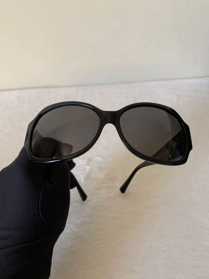 Louis Vuitton My LV Chain Two Classique Square Sunglasses Black Plastic. Size U