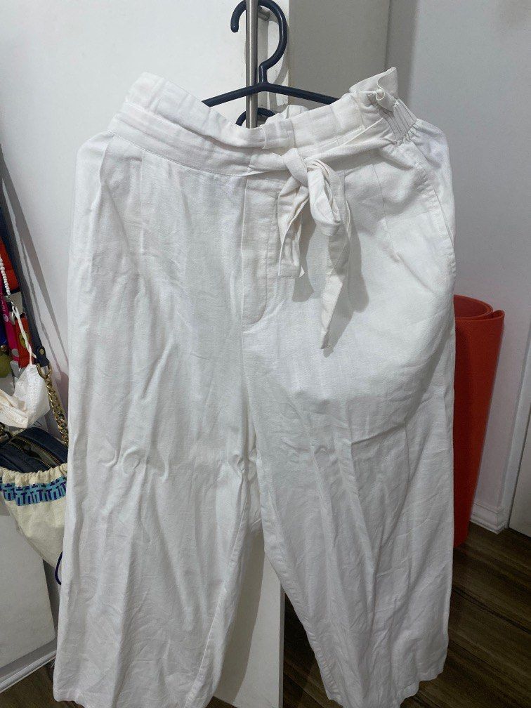 Mango Culottes Trouser (Category: Other Bottoms) located in Bacoor. Submitted by decluteringaj (Listing ID 1212991882, Image 1). Description: Not my style! Bought for 1,990 in Zalora, selling for 1k only! .