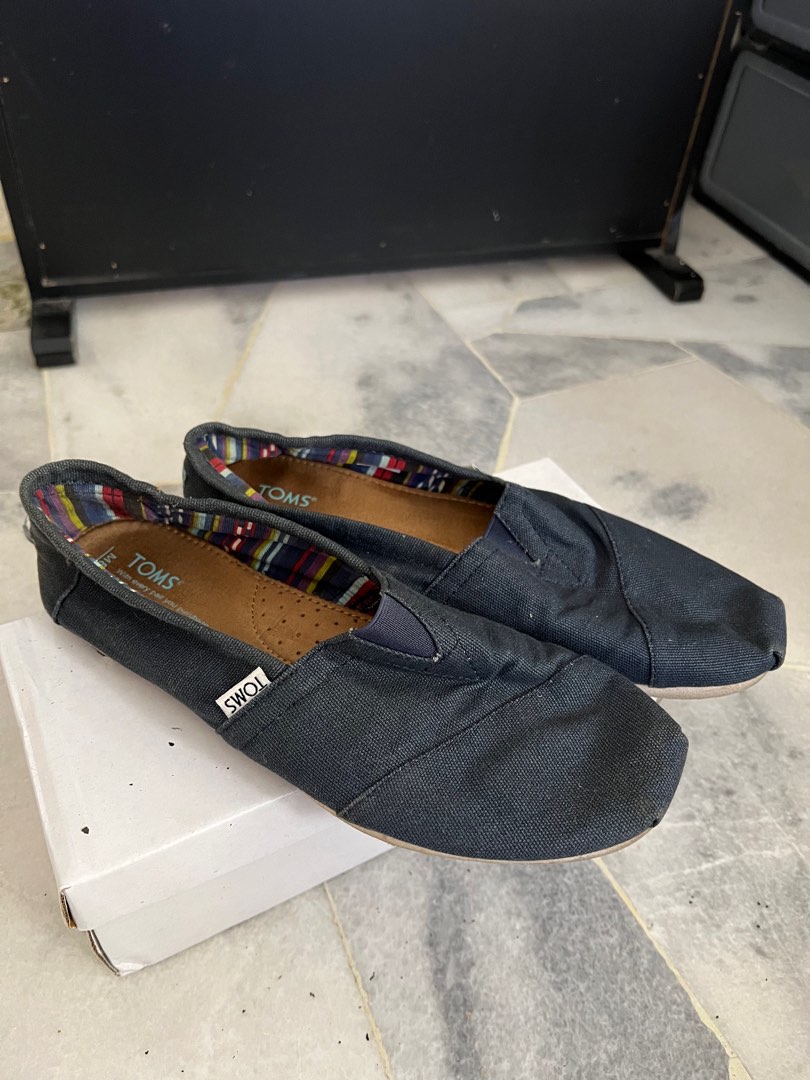 Toms nursing shoes store