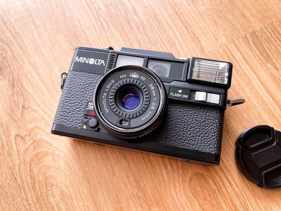 Minolta himatic SD2 manual zone focusing point & shoot film camera, Photography, Cameras on