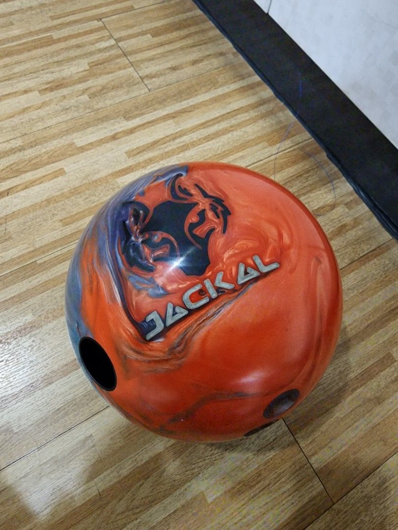 Motiv Jackal flash bowling ball, Sports Equipment, Sports & Games