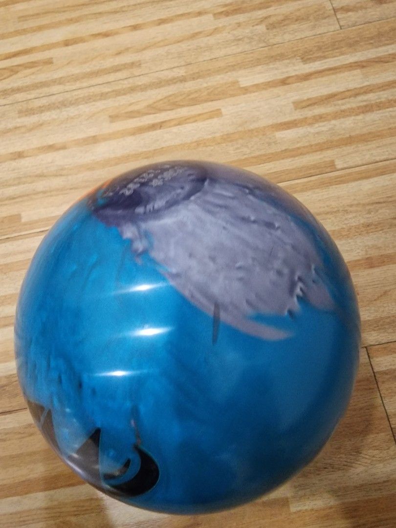 Motiv Jackal flash bowling ball, Sports Equipment, Sports & Games