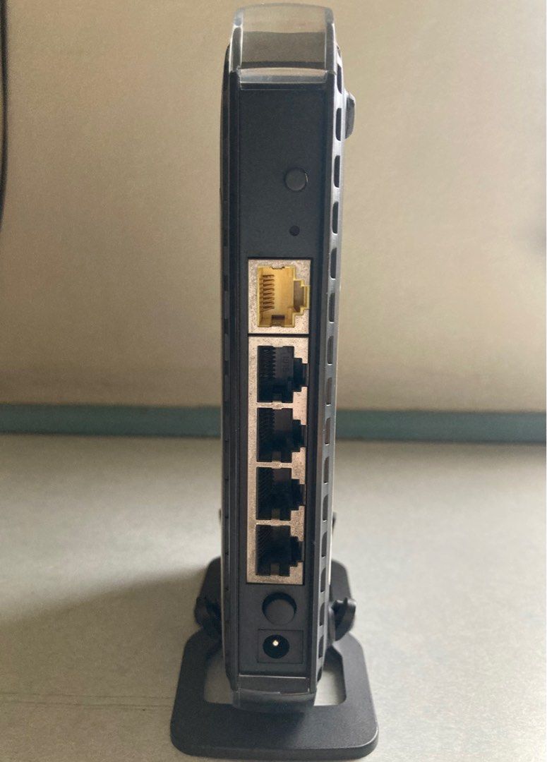 Netgear Wireless Router (Category: Networking) located in Manila. Submitted by daddythrifter (Listing ID 1212883059, Image 2). Description: Netgear N150 WNR1000 .