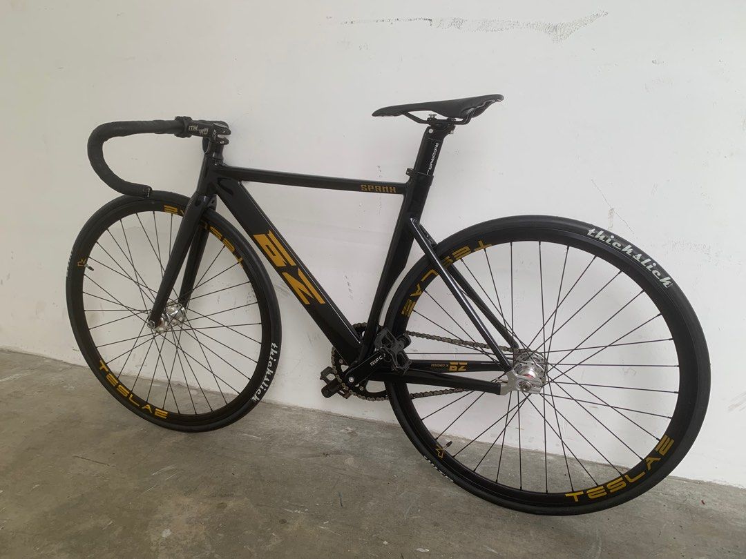 Customize fixed gear bike m size Sports Equipment Bicycles