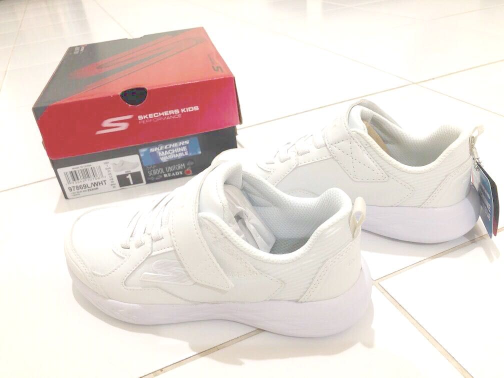 Girls skechers cheap size 1