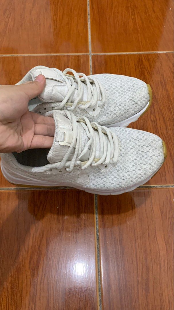 womens nike air white shoes