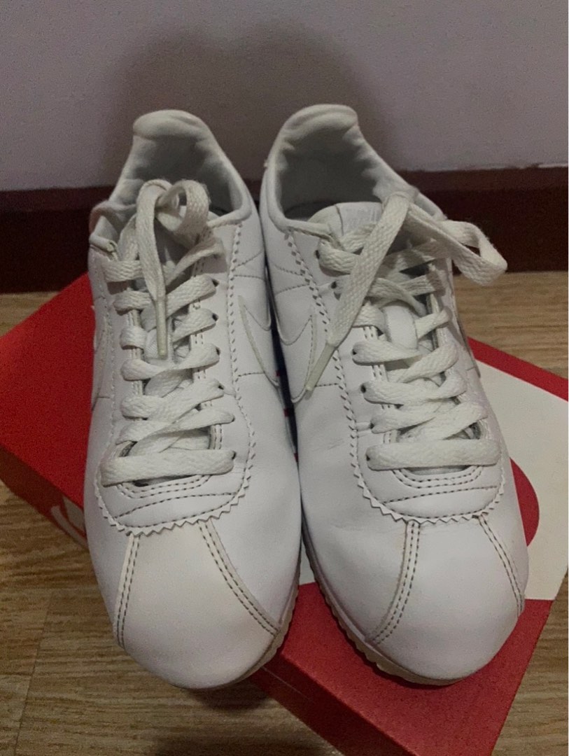 triple white nike cortez