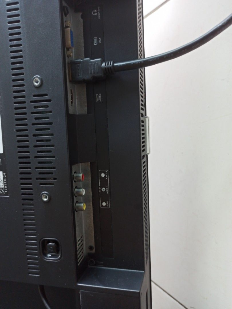 Philips 32 inch LED tv (NOT smart and pls read description), TV & Home Appliances, TV