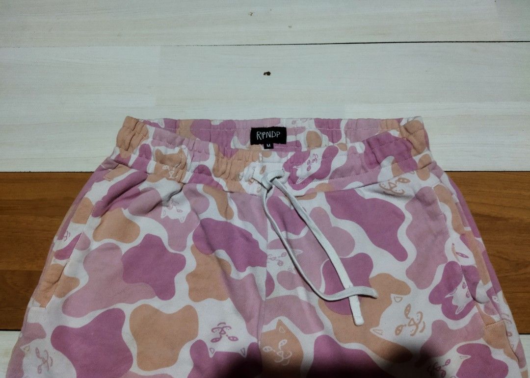 Ripndip pink cheap camo shorts