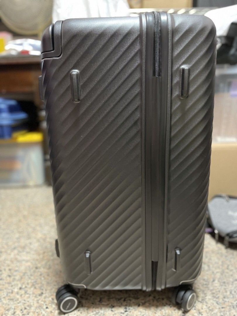 Samsonite Stem Spinner 70/26 Trunk Black, Hobbies & Toys, Travel