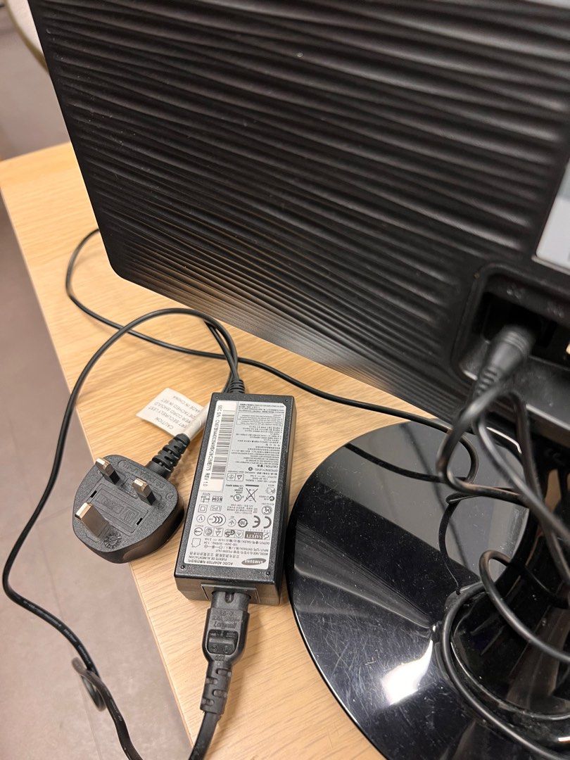 Samsung model s20b300b, Computers & Tech, Desktops on Carousell