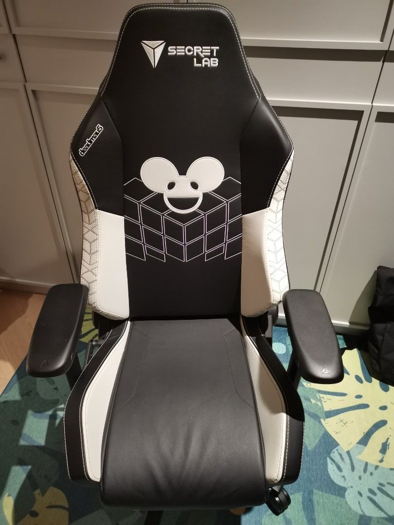 Secret Lab Omega Gaming Chair Deadmau5, Furniture & Home Living