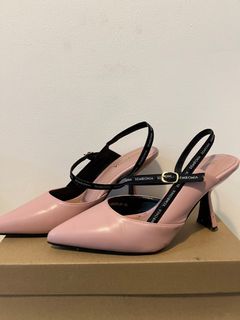(Category: ) located in . Submitted by justtopreloved (Listing ID 1212923793, Image 1). Description: .