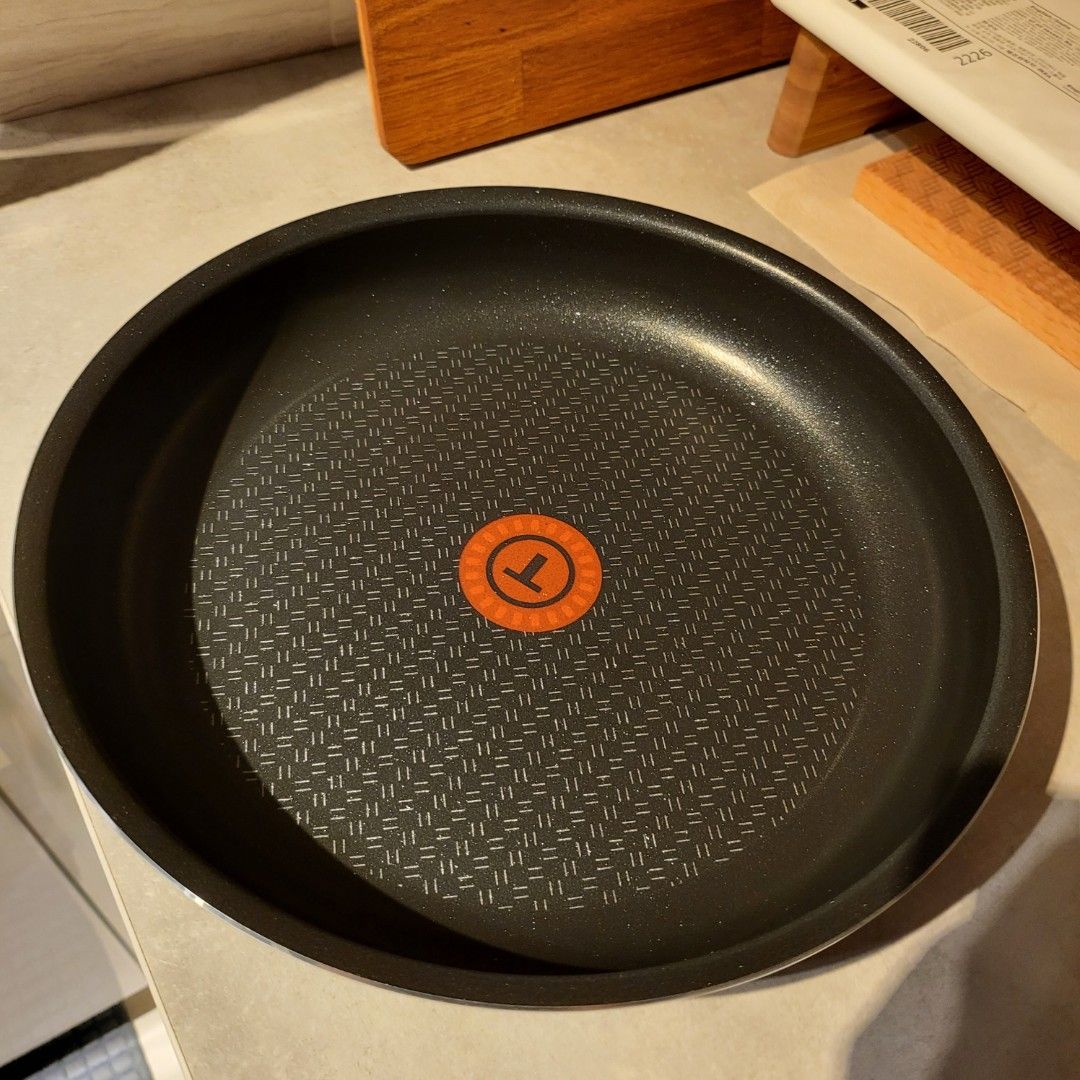 Tefal non stick pans pots, Furniture & Home Living, Kitchenware