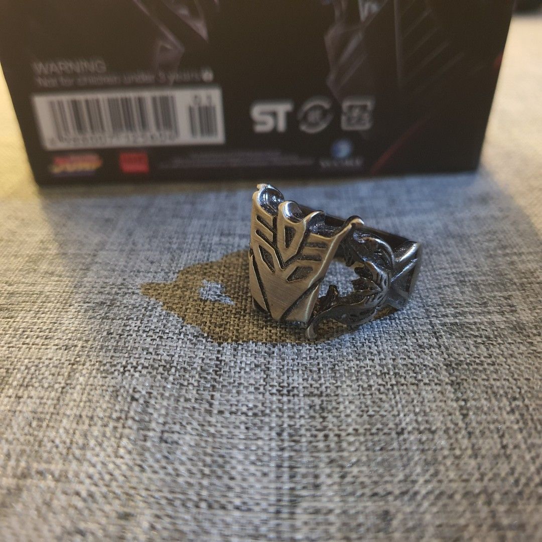 Transformers Decepticons Ring, Hobbies & Toys, Collectibles