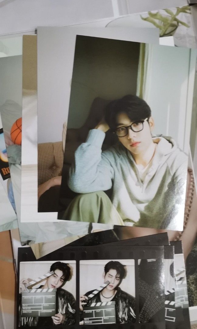 TXT 2023 Season's Greetings Loose Set, Hobbies & Toys, Collectibles