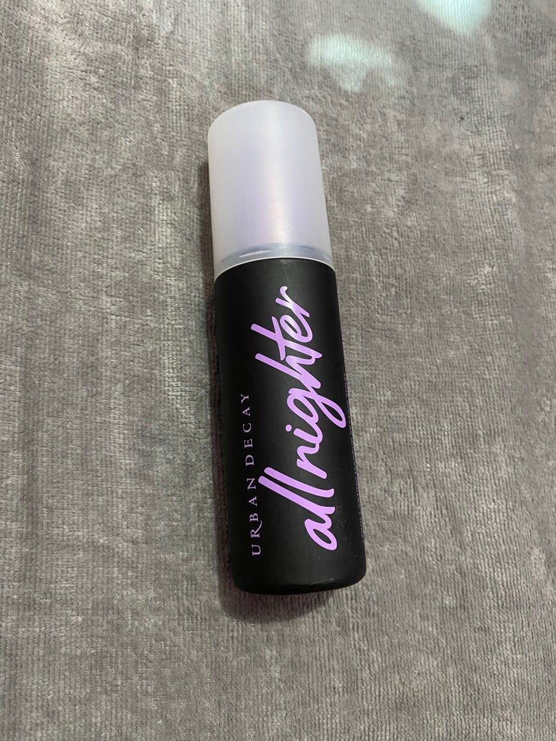 Urban decay makeup setting spray (Category: Makeup) located in Valenzuela. Submitted by rdquin (Listing ID 1212981329, Image 2). Description: Selling price neto 19++.