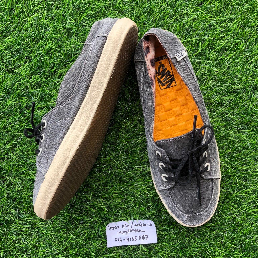 Vans Slip On Women s Fashion Footwear Flats on Carousell