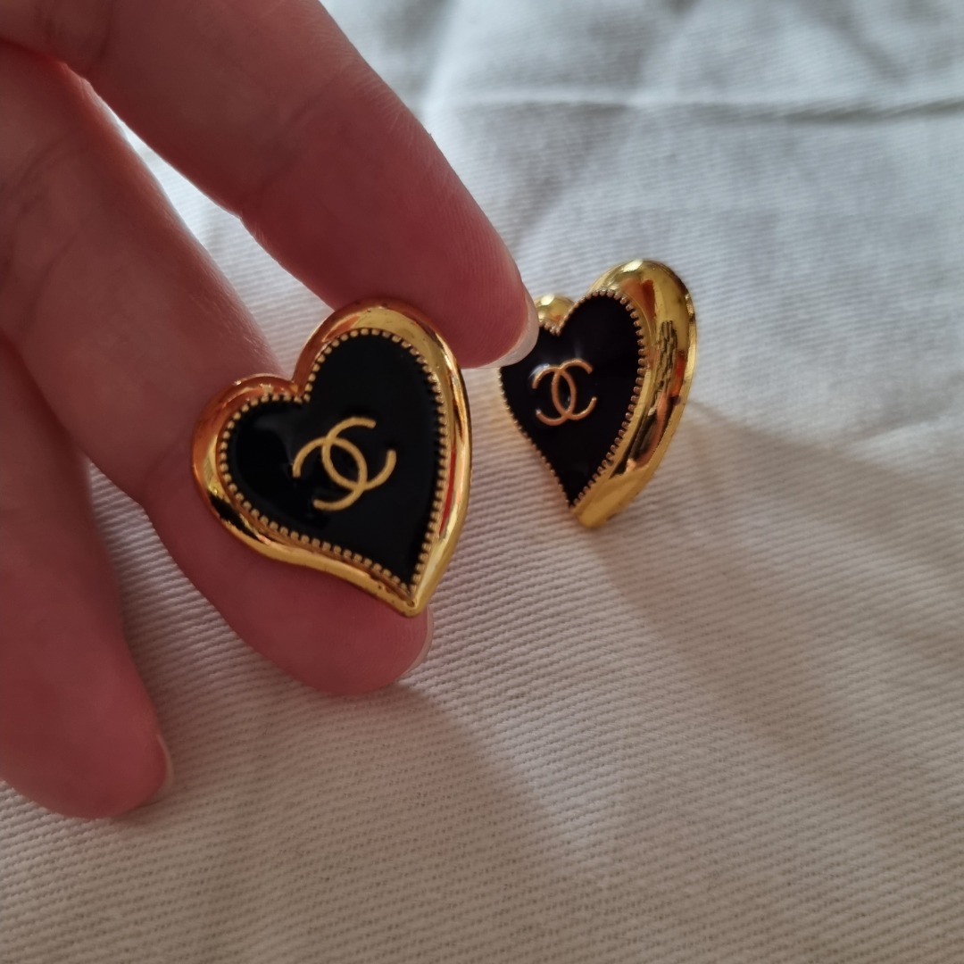 Vintage chanel outlet heart earrings