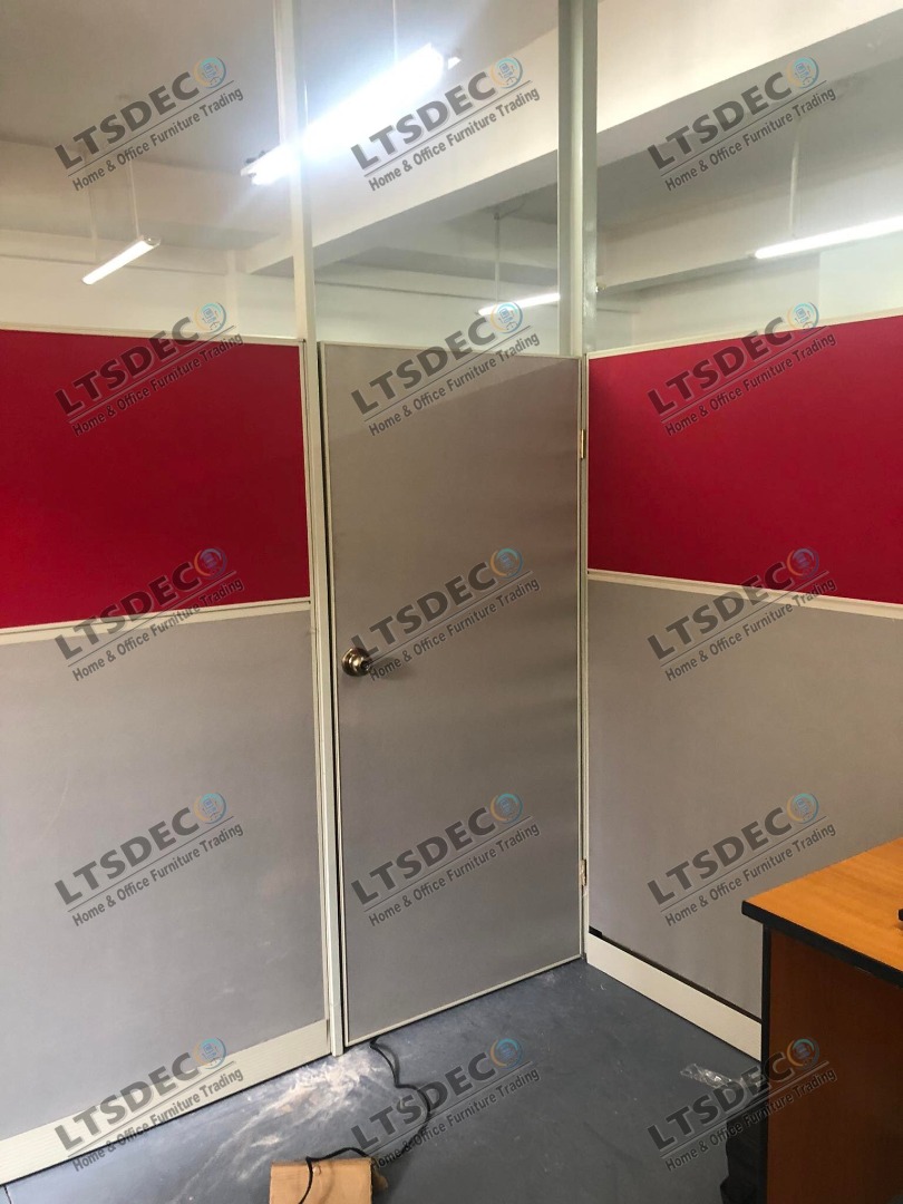 WALL PANEL DIVIDER WITH DOOR OFFICE FURNITUREOFFICE PARTITION