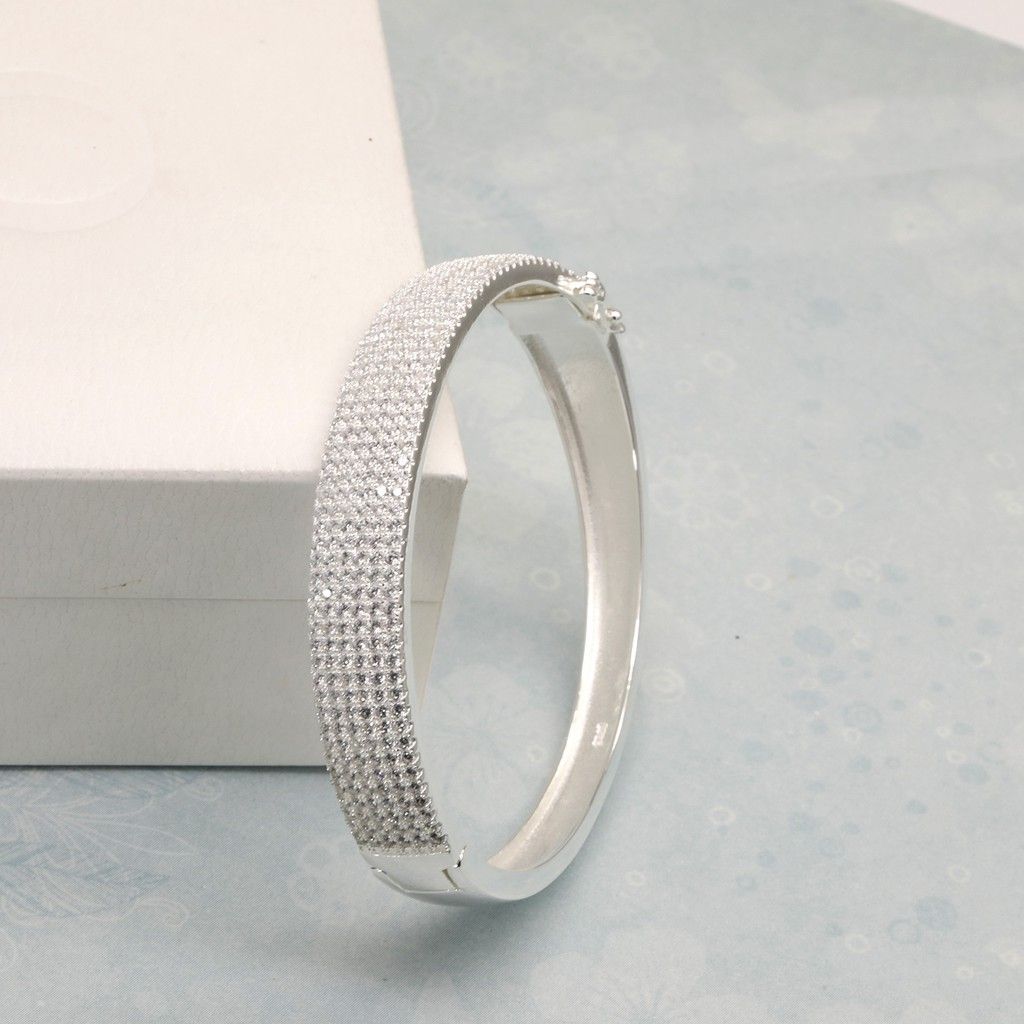 Women's bangles full stone legit silver (Category: Bracelets) located in Caloocan City. Submitted by vellesboutiqueandmore (Listing ID 1212856636, Image 3). Description: Italy 925 silver authentic silver authentic silver italy 925 limited perfect gift to your mhal freeboxl actual pic posted allow us 1to3days prepartion to your order no rush shipping me araw po kami ng shipping happy shopping.