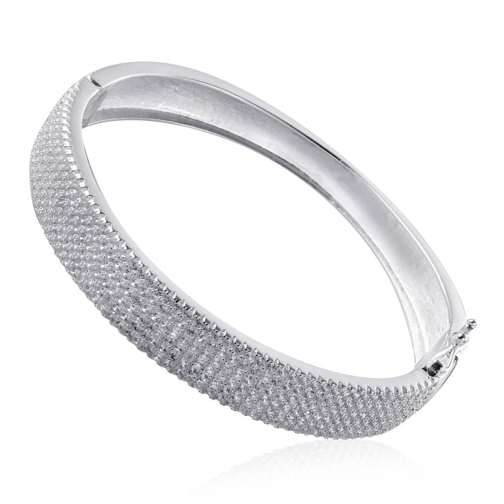 Women's bangles full stone legit silver (Category: Bracelets) located in Caloocan City. Submitted by vellesboutiqueandmore (Listing ID 1212856636, Image 1). Description: Italy 925 silver authentic silver authentic silver italy 925 limited perfect gift to your mhal freeboxl actual pic posted allow us 1to3days prepartion to your order no rush shipping me araw po kami ng shipping happy shopping.