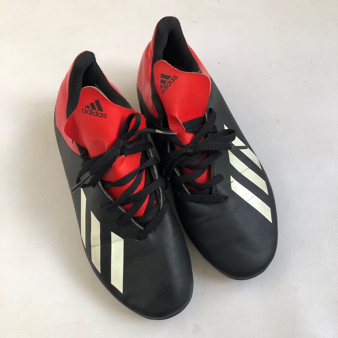 Women's Football Shoes, Women's Fashion, Footwear, Sneakers on Carousell