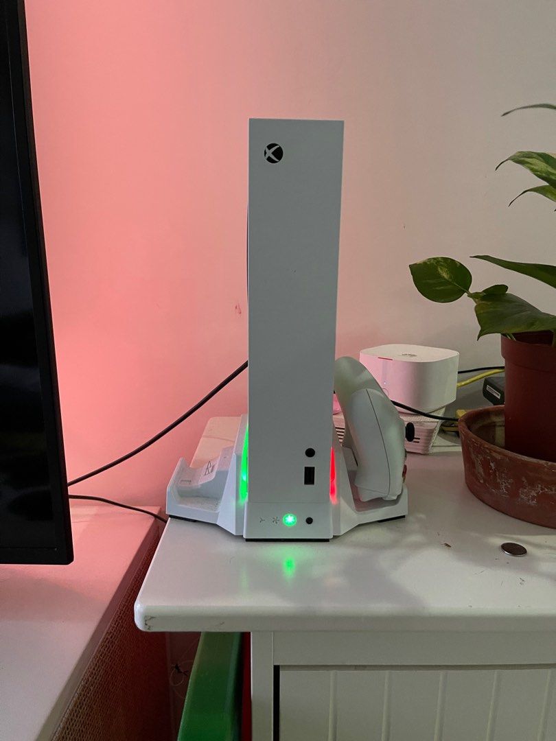 Xbox Series S 512GB (with Dobe Cooling Stand), Video Gaming, Video Game