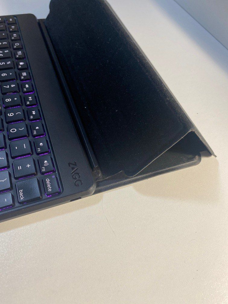 ZAGG bluetooth keyboard (Category: Computer Keyboard) located in Makati City. Submitted by elle.atari (Listing ID 1212959202, Image 1). Description: Rfs for tuition fees Drop your offers Shipping shoulder of buyer .
