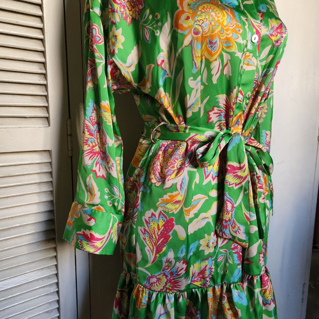 ZARA green satin mini collared dress / floral / with waist lace / long  sleeves, Women's Fashion, Dresses & Sets, Dresses on Carousell