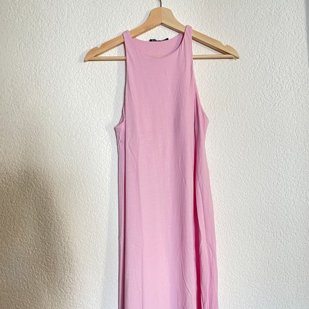Zara Pink Maxi Dress (Category: Dresses) located in Manila. Submitted by d_clutter_ (Listing ID 1212894484, Image 1). Description: Love this easy to wear dress! Can ship this out on feb 21, as I'm still out of town :).