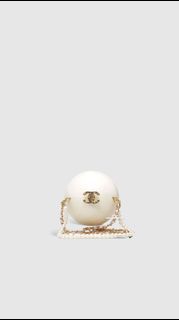 2016 Chanel Pearl Bag (Authentic)