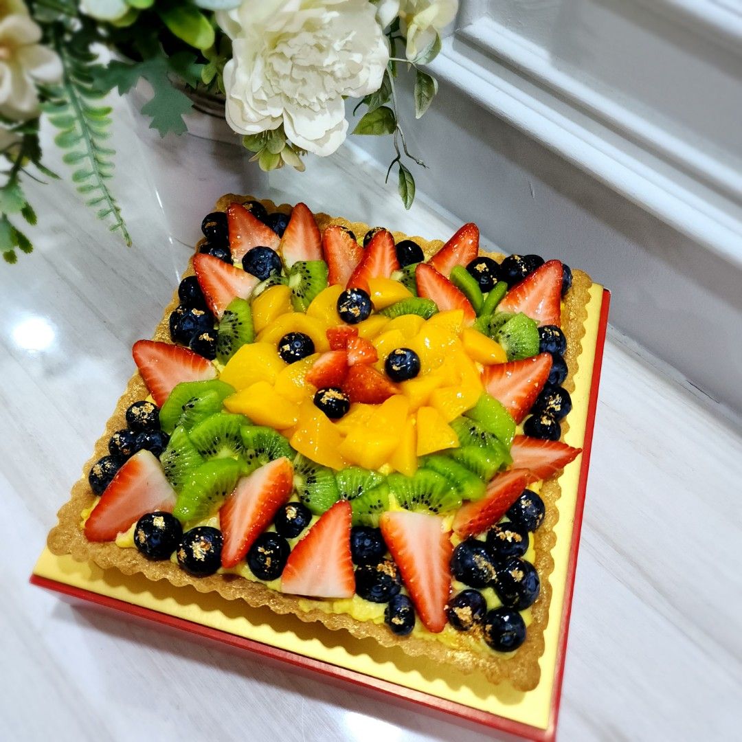 8 inch Fruit Tart (Halal), Food & Drinks, Homemade Bakes on Carousell