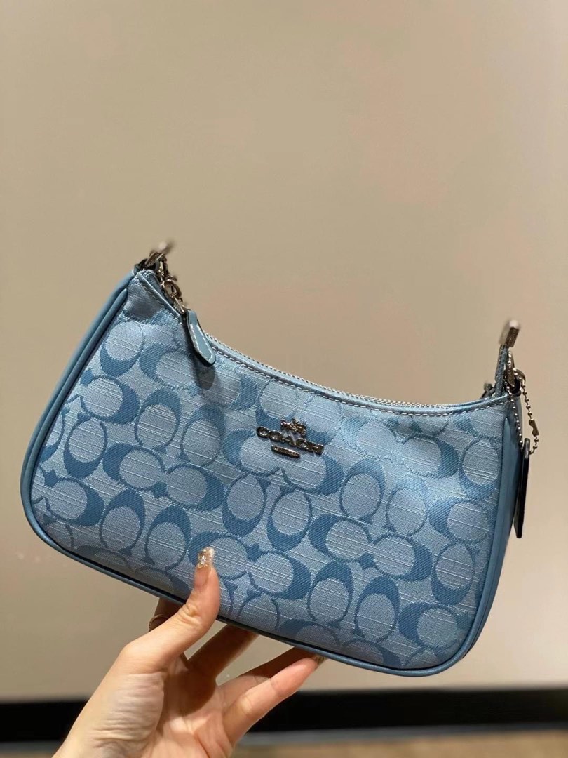 🆕 Coach Teri Shoulder Bag in Sig Chambray, Women's Fashion, Bags &  Wallets, Cross-body Bags on Carousell