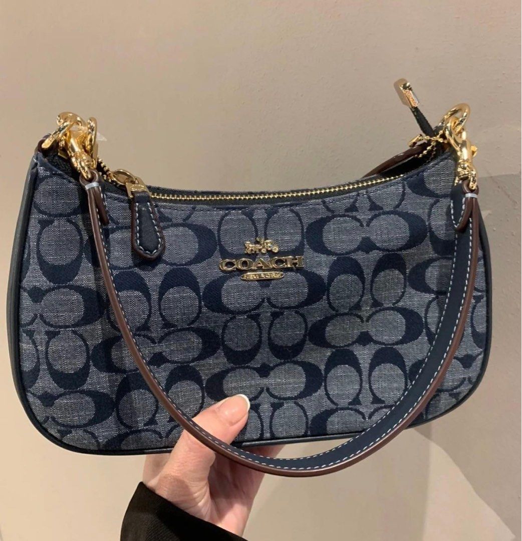 🆕 Coach Teri Shoulder Bag in Sig Chambray, Women's Fashion, Bags &  Wallets, Cross-body Bags on Carousell