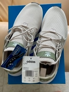Adidas cq2410 2025