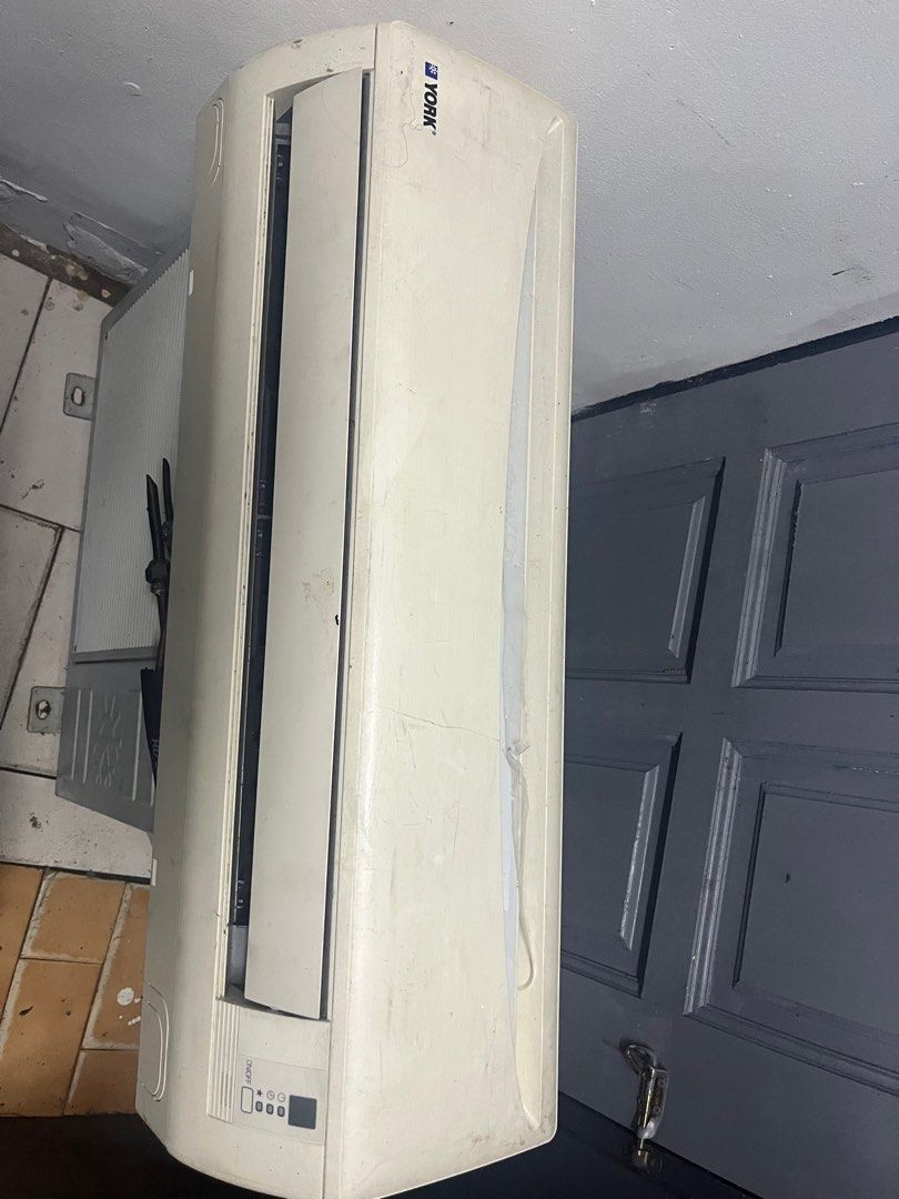 Aircond york 1hp, TV & Home Appliances, Air Conditioners & Heating on