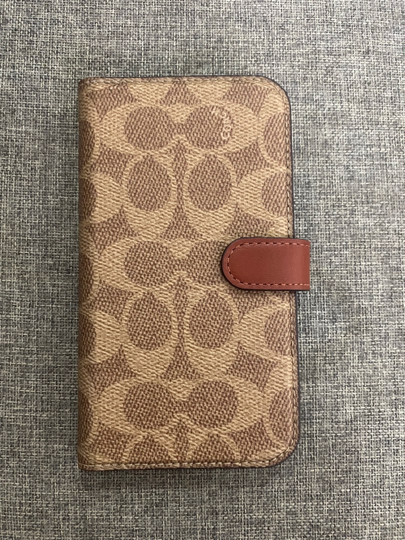 Begin掲載 Coach - Folio Case iPhone 11 Khaki/Pink - iPhone用ケース