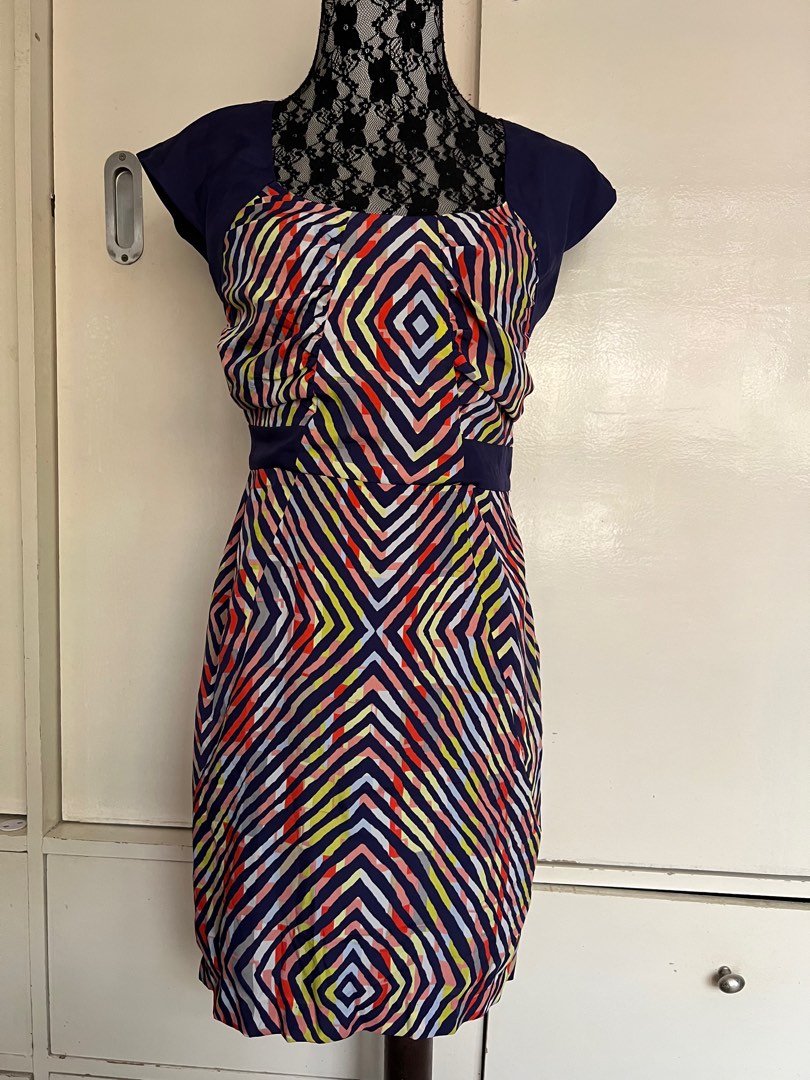 BCBG geometric design dress size small Women s Fashion Dresses Sets Dresses on Carousell