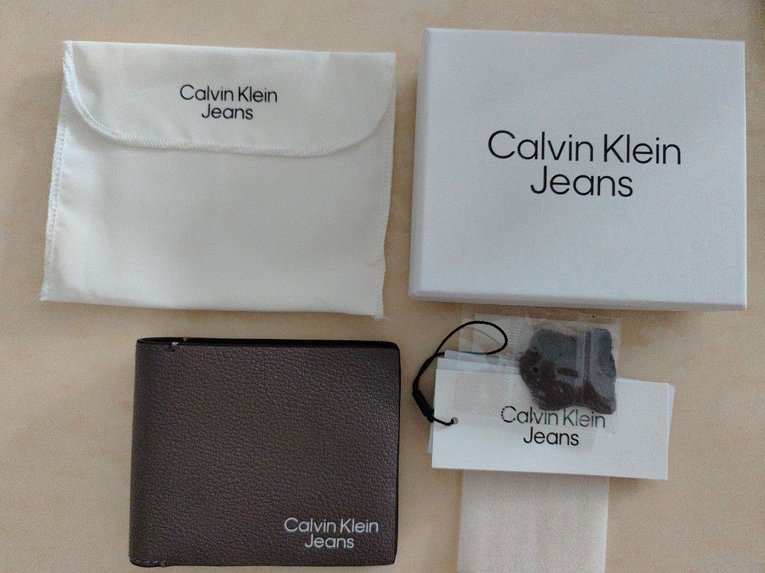 Calvin klein wallet sale hot sale
