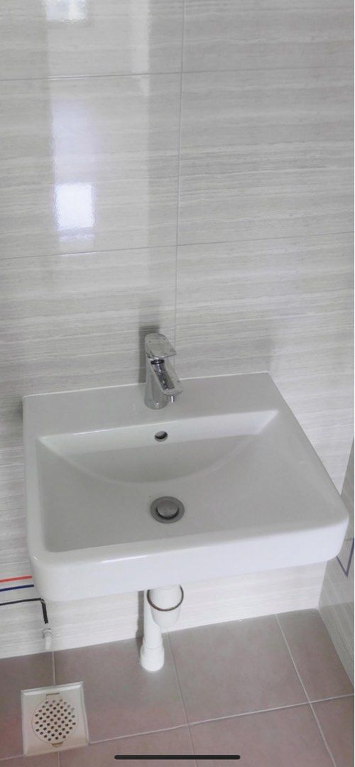 bto-toilet-bowl-sink-shower-set-furniture-home-living-bathroom