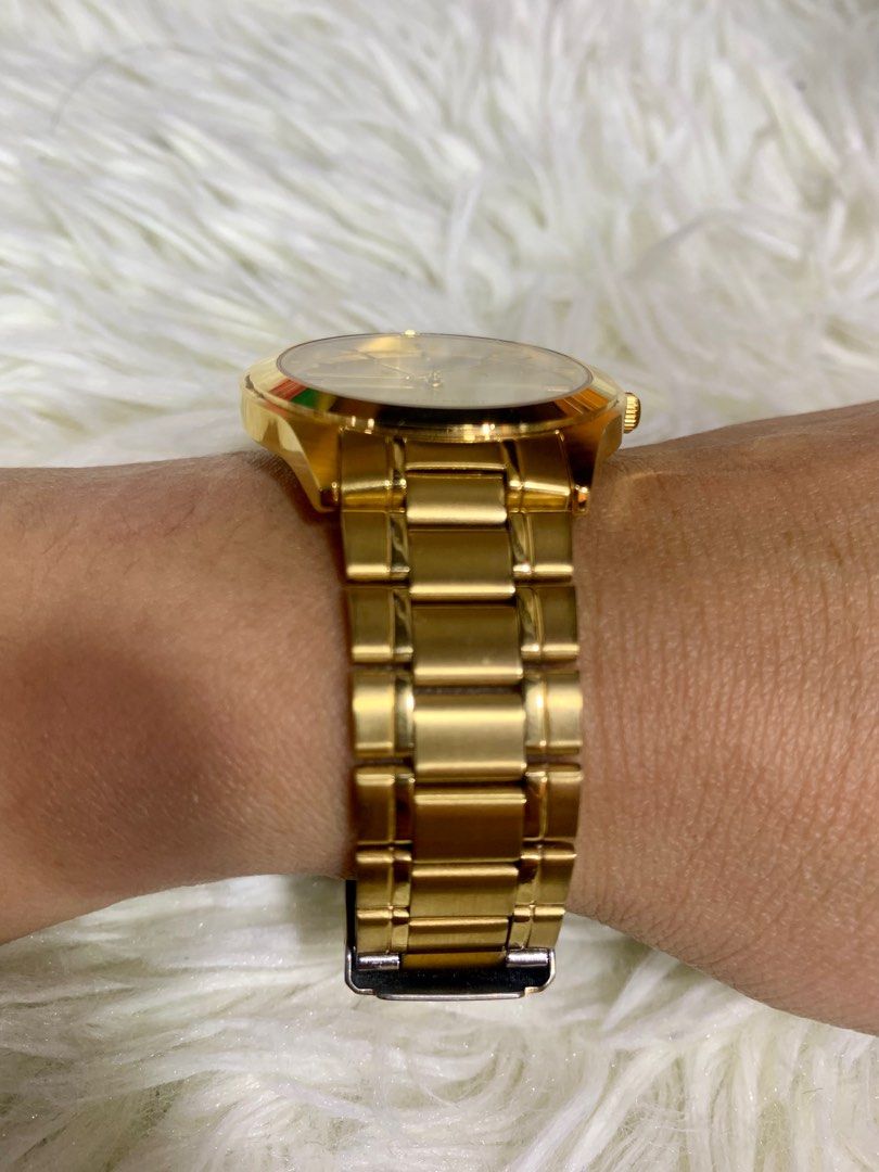 Casio (Category: Women's Watches) located in Quezon City. Submitted by phammy (Listing ID 1216355050, Image 3). Description: Sign of usage.