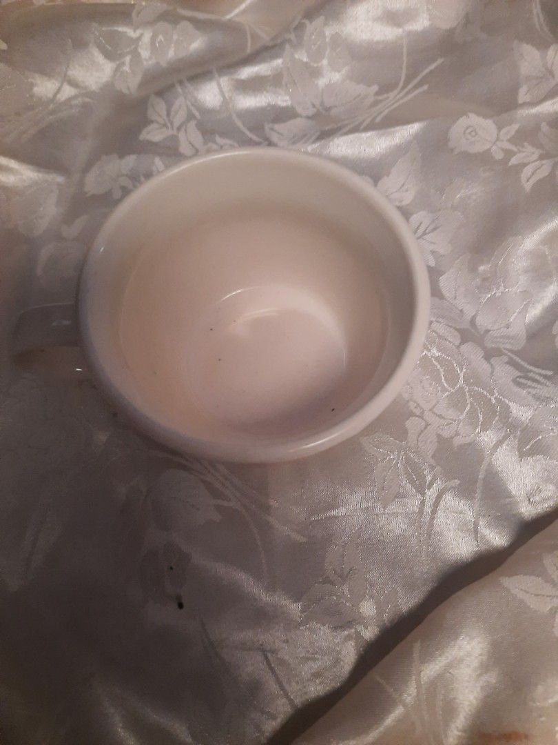 Ceramic mug with pink lace pattern 4"x3.5" (Category: Coffee & Tea Tableware) located in Manila. Submitted by luckycharm_215 (Listing ID 1216349774, Image 2). Description: cute,thick mug,big.