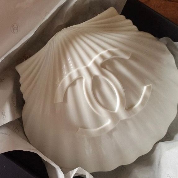 Chanel shell clutch 2019 sales