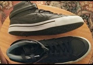 Converse black leather Hitops Size unisex mns7 wmns9