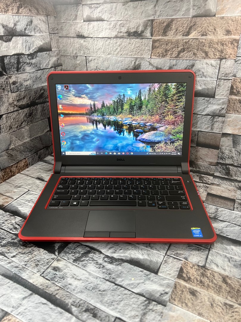 軽量・快速、Core i5-5200U 2.2GHz/メモリー8GB 【DELL Latitude 3350】