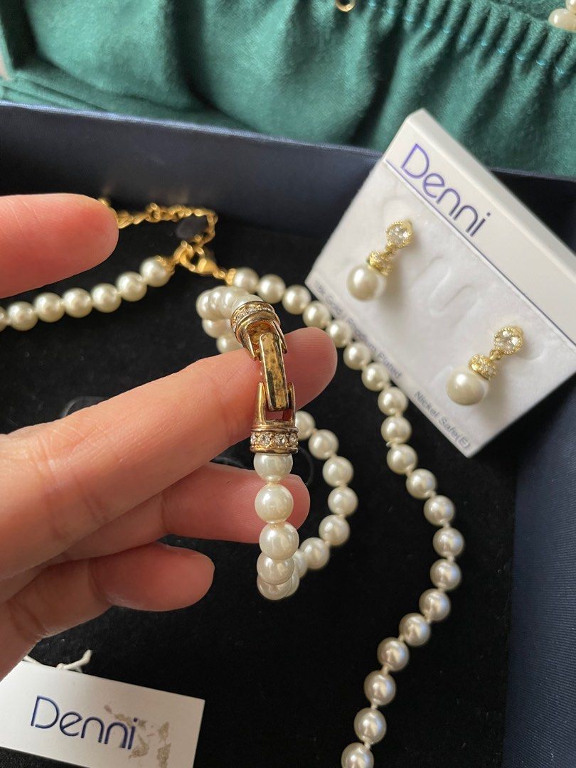 Denni pearl necklace top