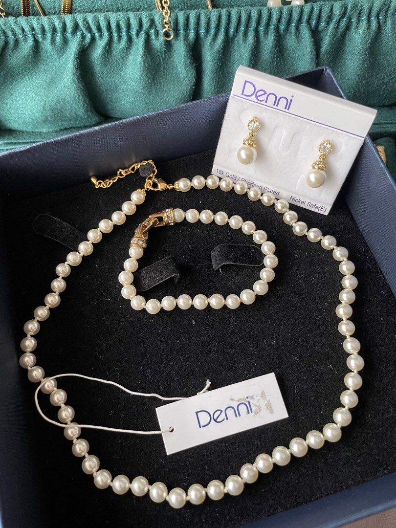 Denni pearl necklace deals