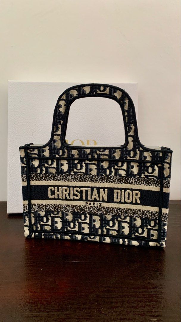 Dior tote bag mini hotsell