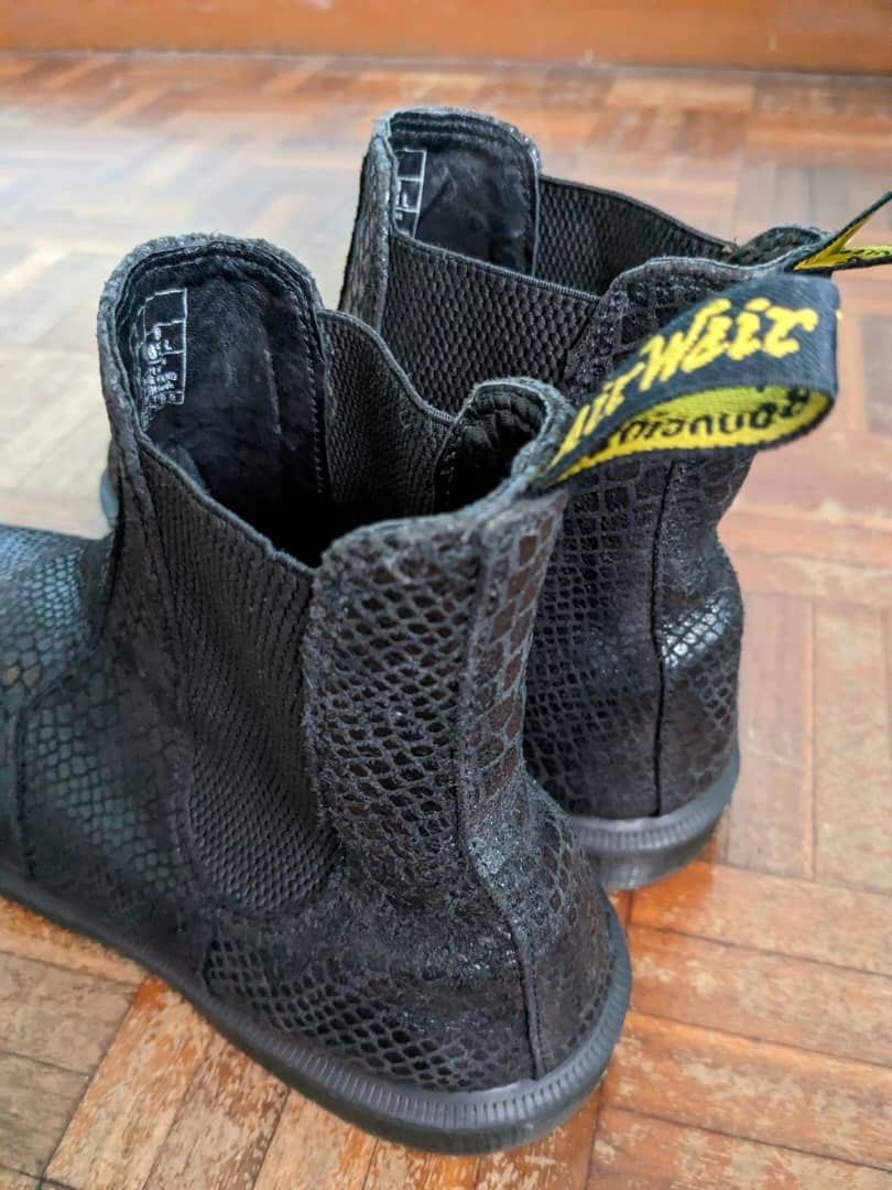 Dr martens kensington flora snake best sale